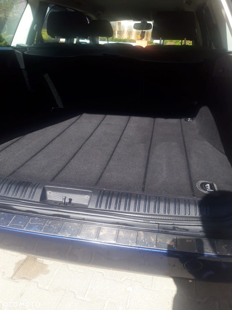 Ford Mondeo 1.8 Ghia - 28
