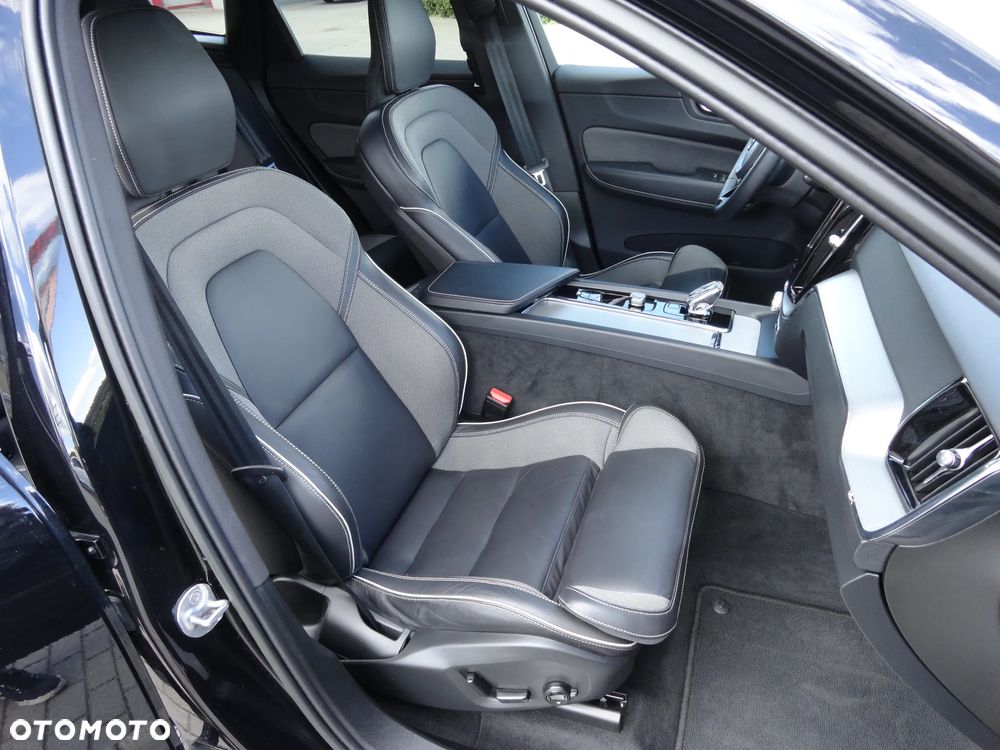 Volvo XC 60 B4 D Geartronic RDesign - 11