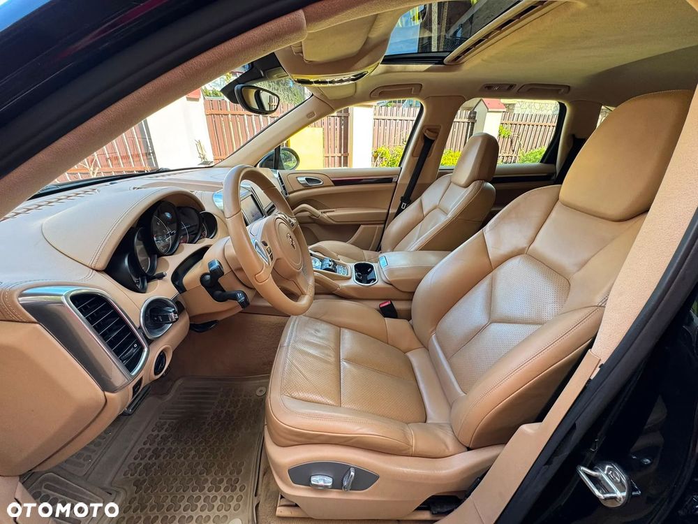Porsche Cayenne - 10