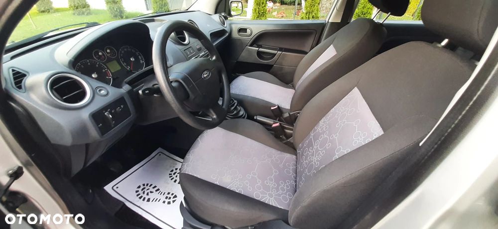 Ford Fiesta - 7