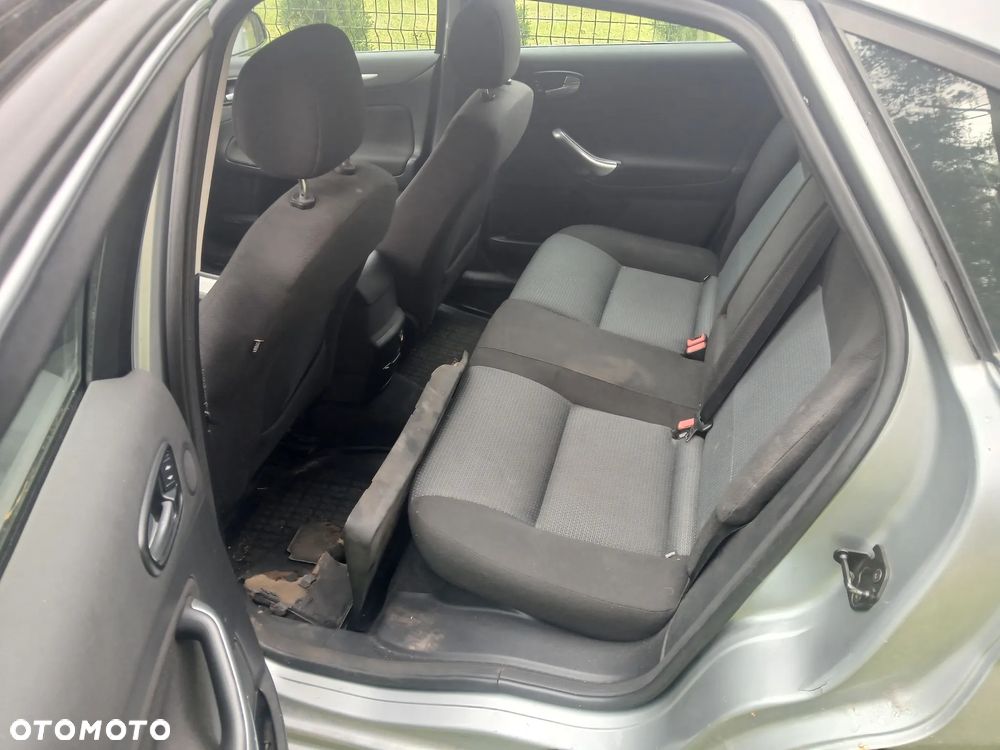 Ford Mondeo - 8