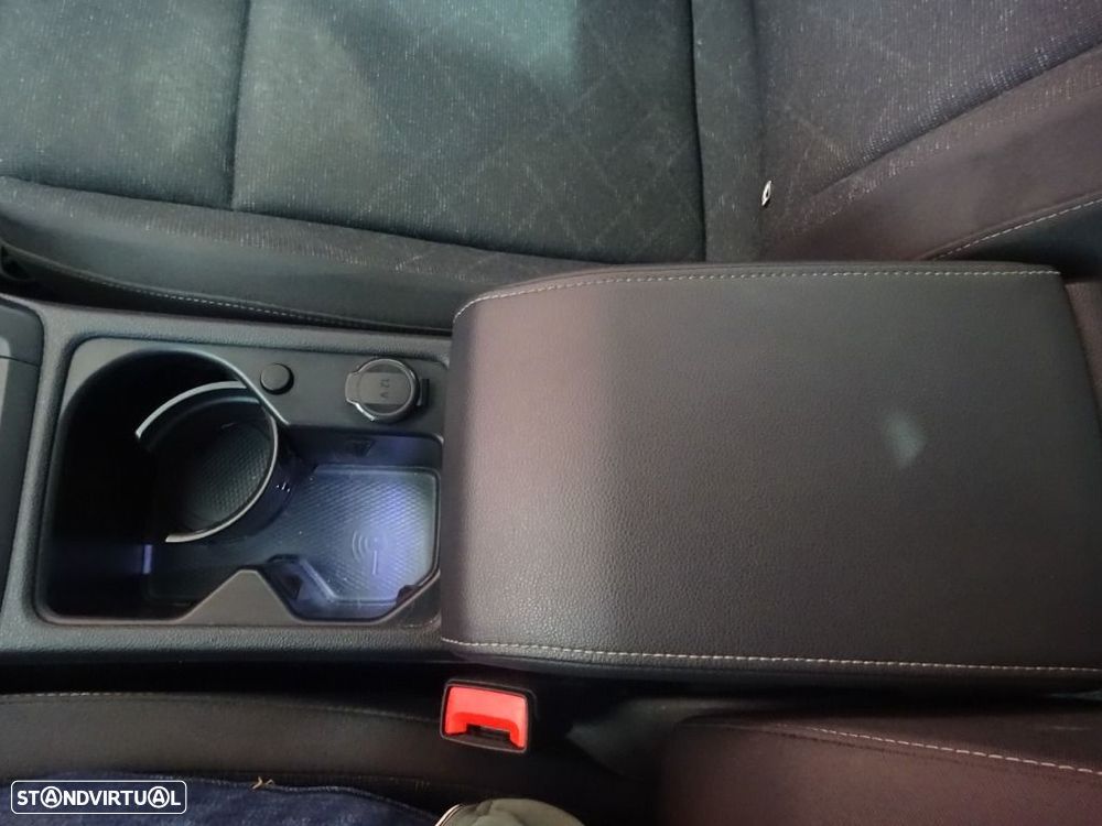 VW Golf 1.0 TSI Life - 34