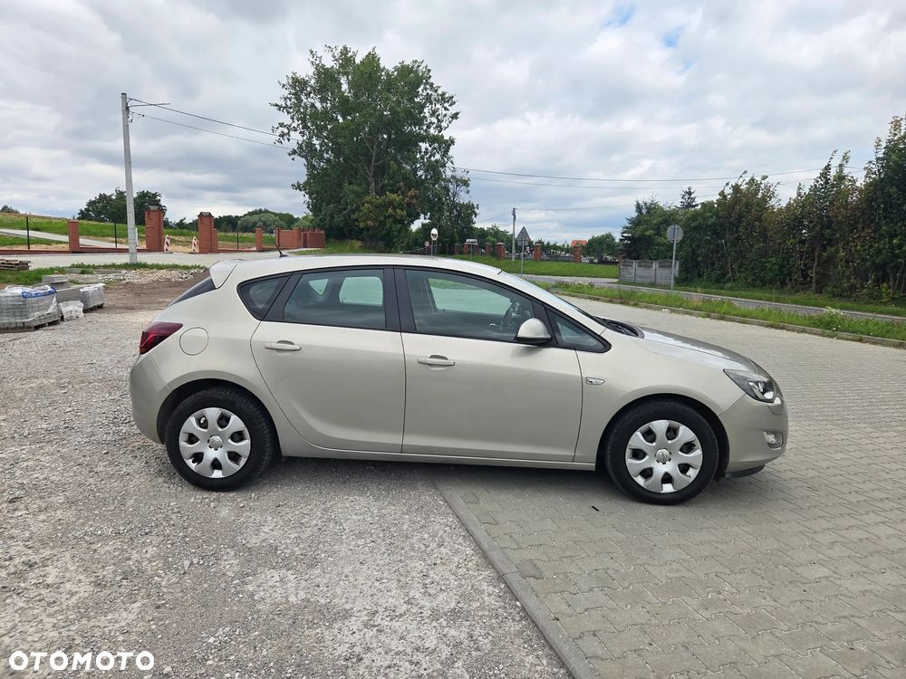 Opel Astra - 4