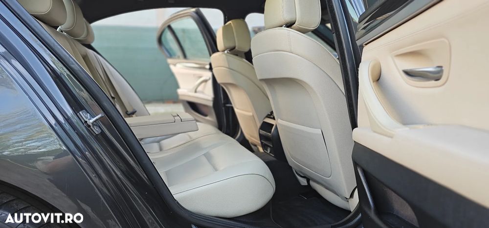 BMW Seria 5 520d Aut. Luxury Line - 14