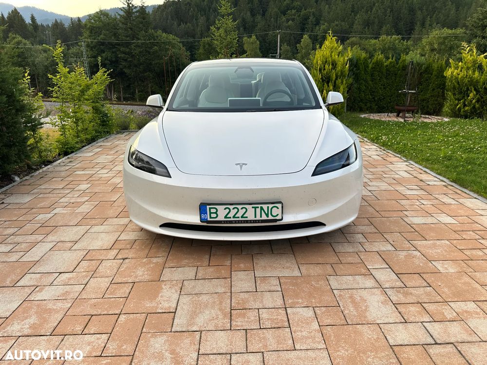 Tesla Model 3 - 5