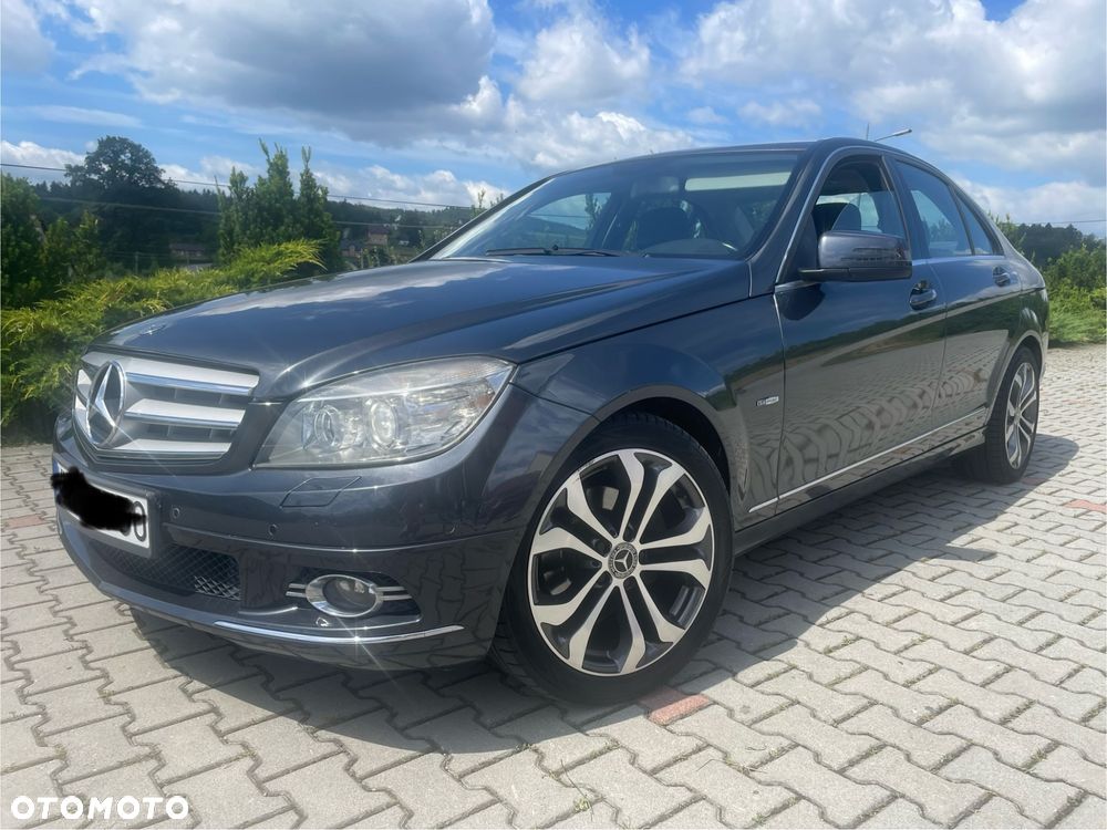 Mercedes-Benz Klasa C 180 CGI BlueEFFICIENCY Avantgarde - 3