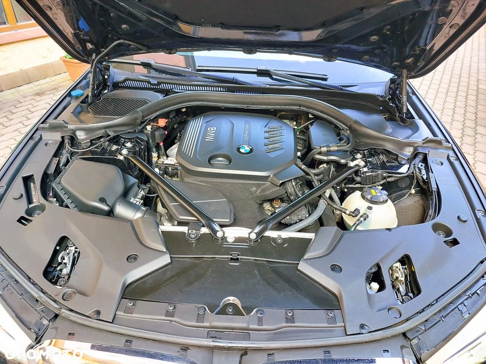 BMW Seria 5 525d Luxury Line sport - 9