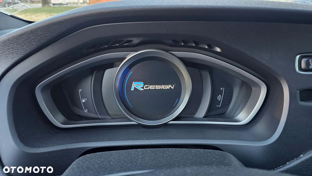 Volvo V40 D2 Drive-E R-Design Momentum - 6