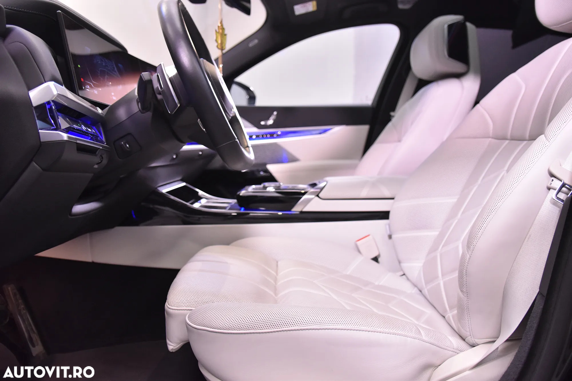 BMW Seria 7 750e xDrive AT PHEV - 28
