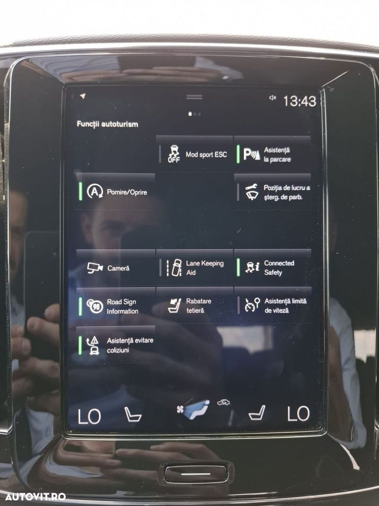 Volvo XC 40 B4 AT8 AWD Mild Hybrid R-Design - 17