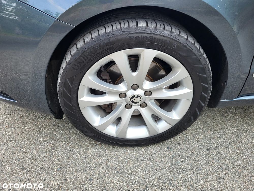 Skoda Superb 2.0 TDI DSG Active - 27