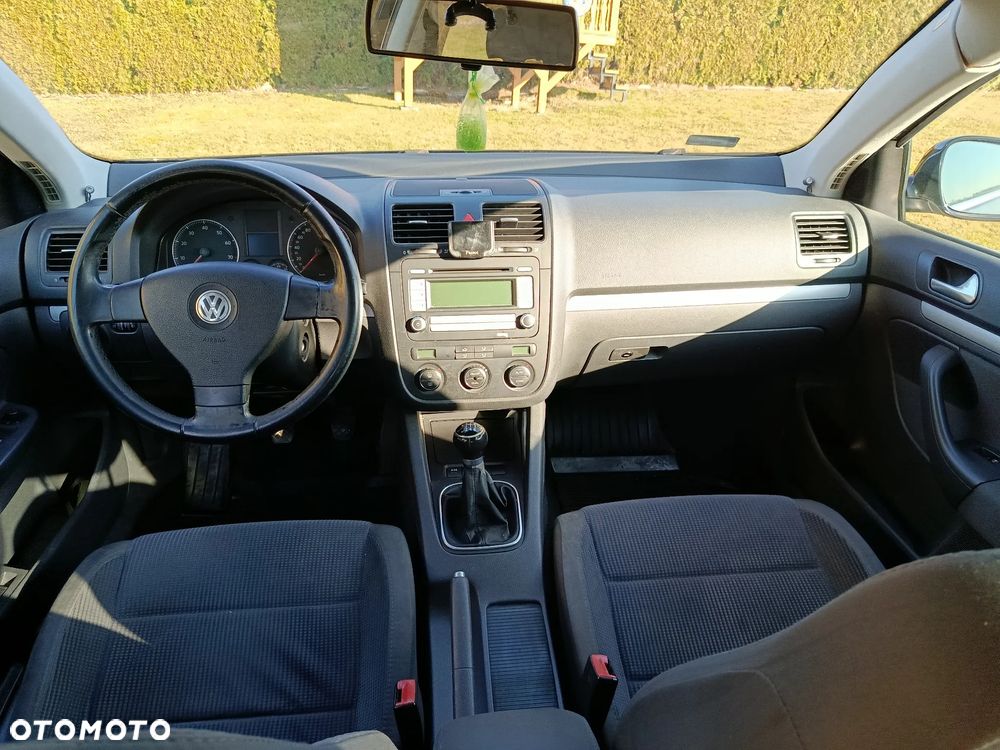 Volkswagen Jetta 1.6 FSI Comfortline - 22