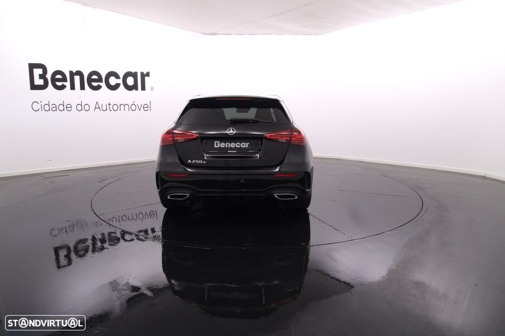 Mercedes-Benz A 250 e AMG Line - 6