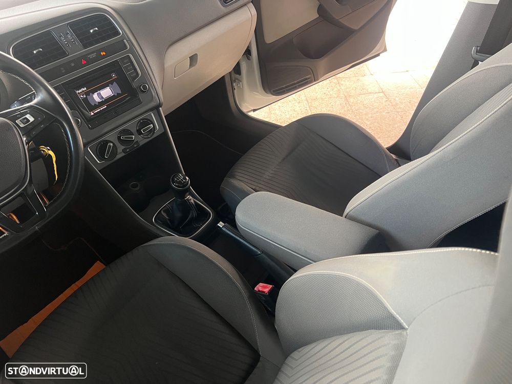 VW Polo 1.4 TDi (Blue Motion ) Highline - 32
