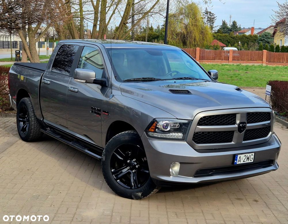 Dodge RAM 5.7 4x4 - 1