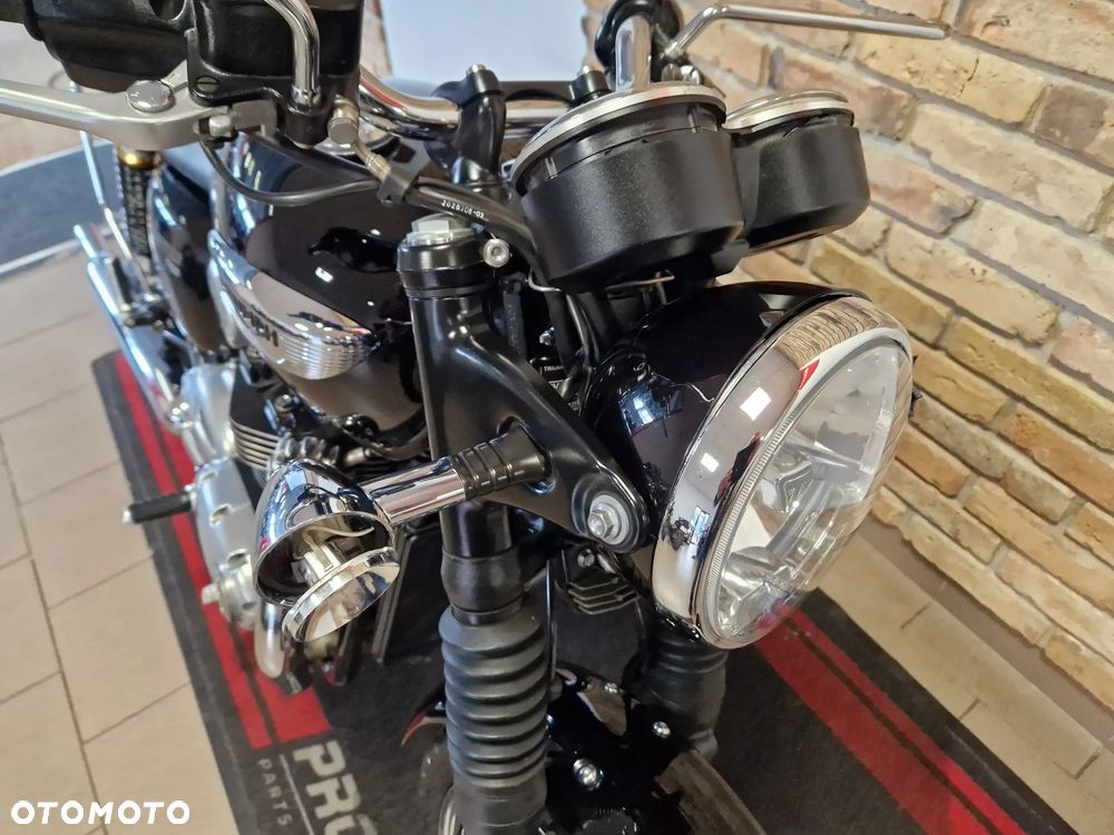 Triumph Bonneville - 21