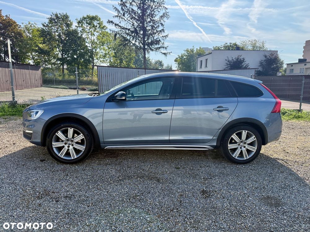 Volvo V60 Cross Country D3 Geartronic Momentum - 4