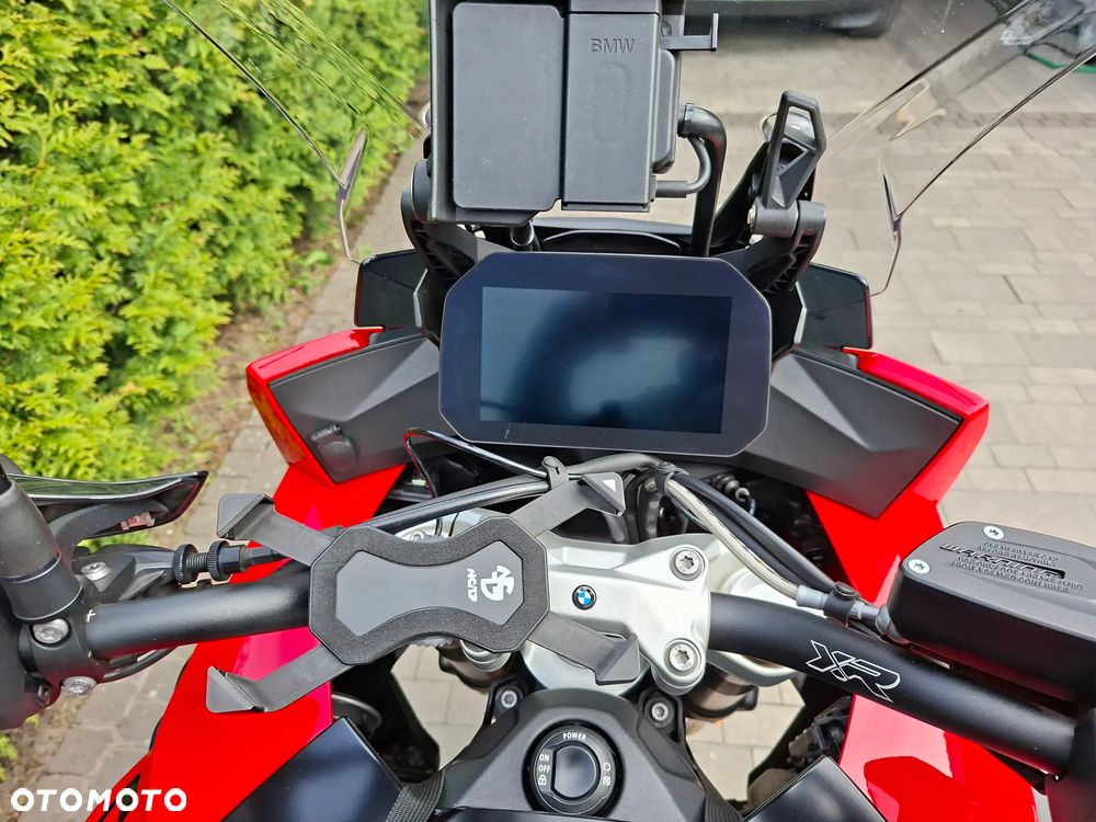 BMW XR - 18