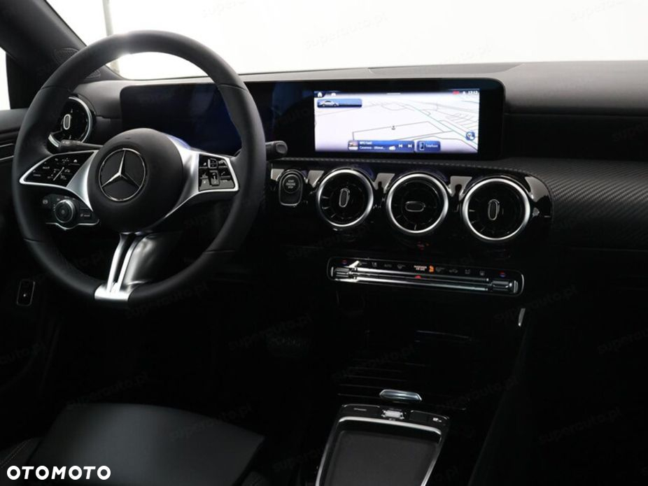 Mercedes-Benz CLA - 10