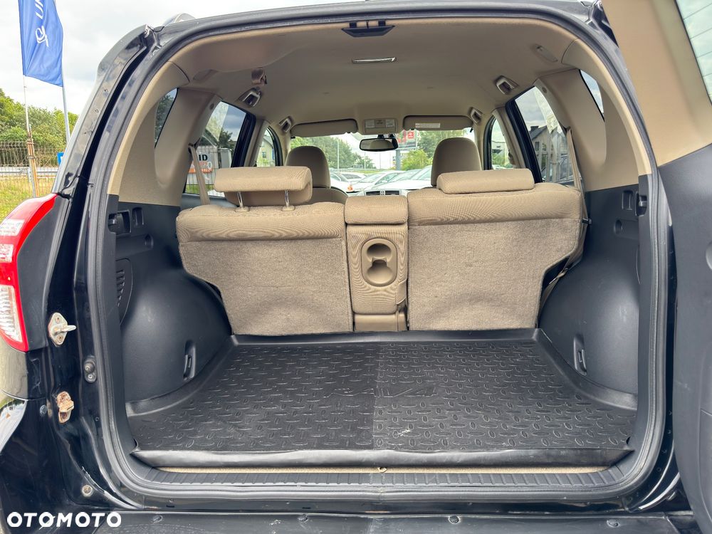 Toyota RAV4 2.2 D-4D Sol - 31