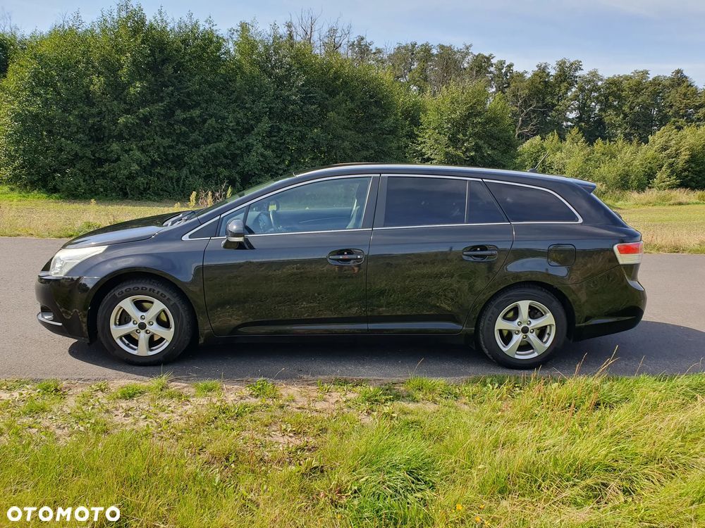 Toyota Avensis 1.8 Sol plus NAVI - 6