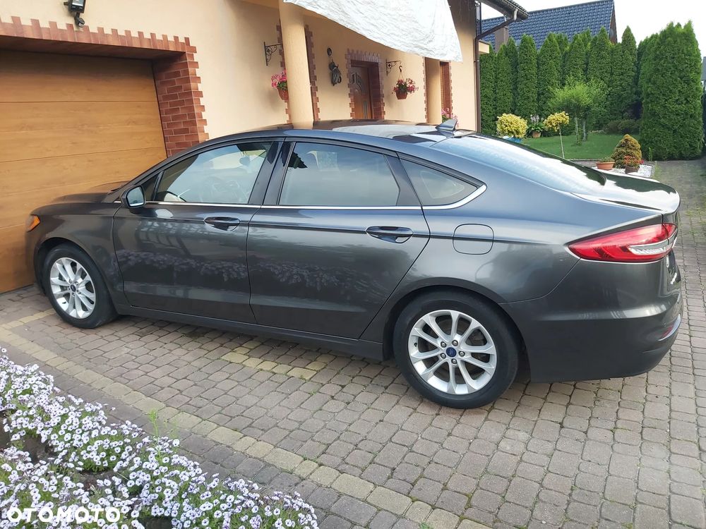 Ford Fusion - 4