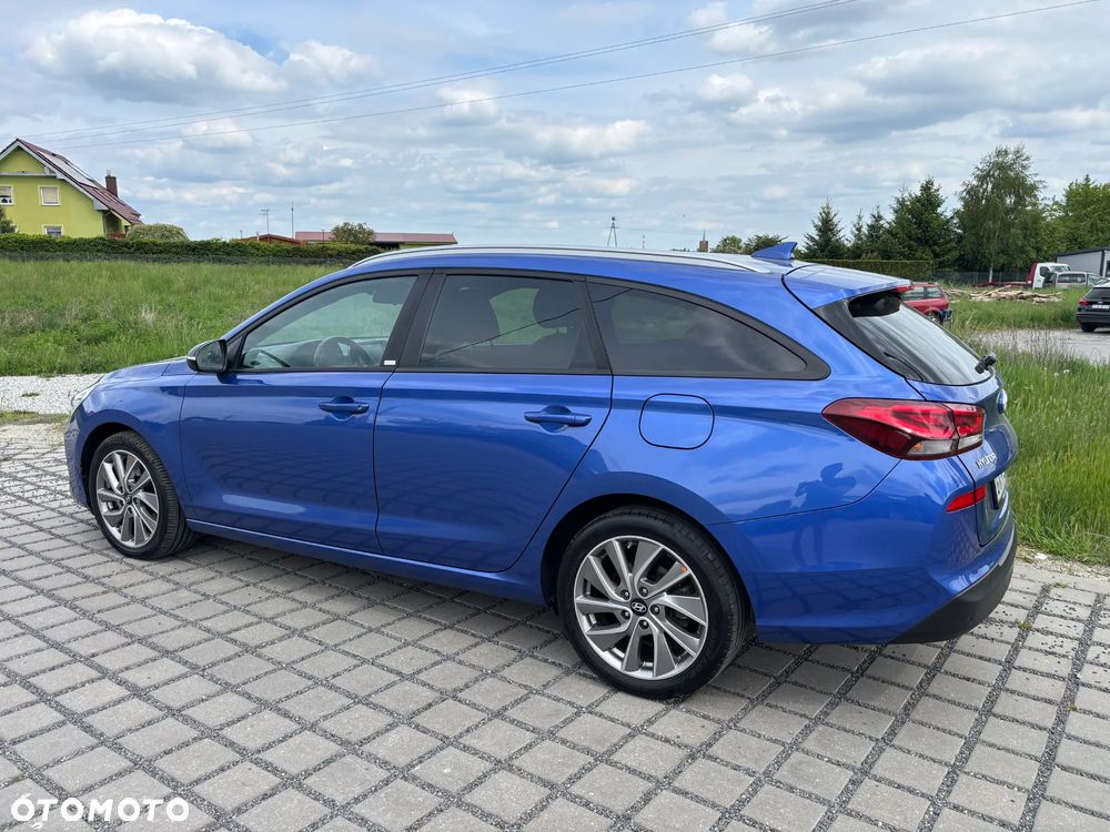 Hyundai i30 blue Kombi 1.6 CRDi Passion - 13