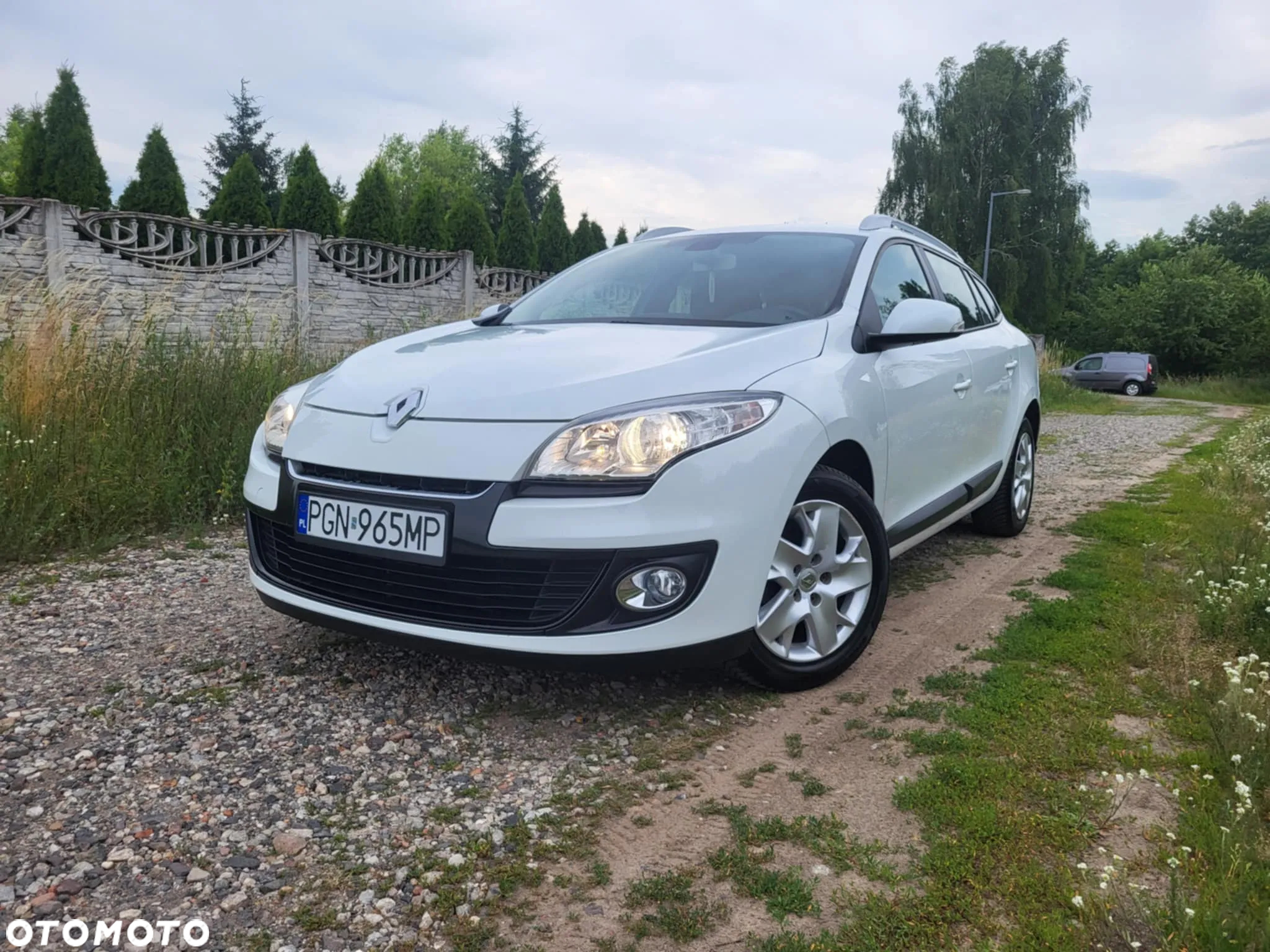 Renault Megane Grandtour ENERGY TCe 115 Start & Stop Bose Edition - 4