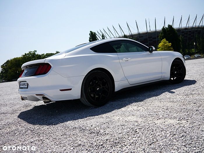 Ford Mustang 3.7 V6 Premium - 12