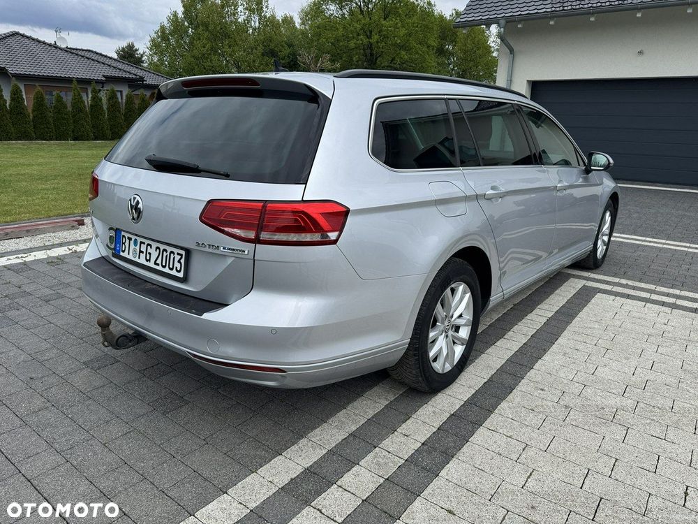 Volkswagen Passat - 4