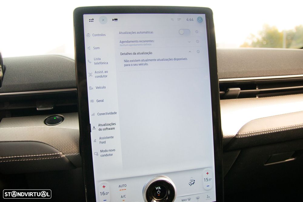 Ford Mustang Mach-E 75.7 kWh Premium AWD - 44