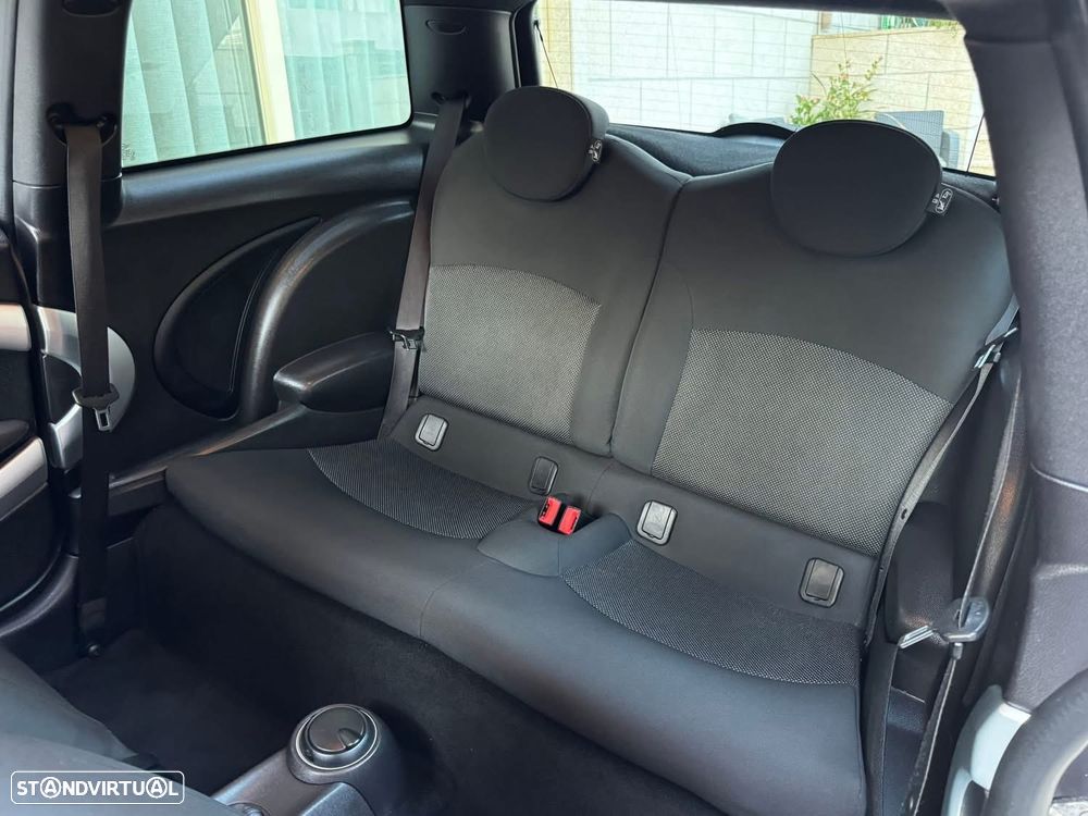 MINI 3 Portas Cooper D - 15
