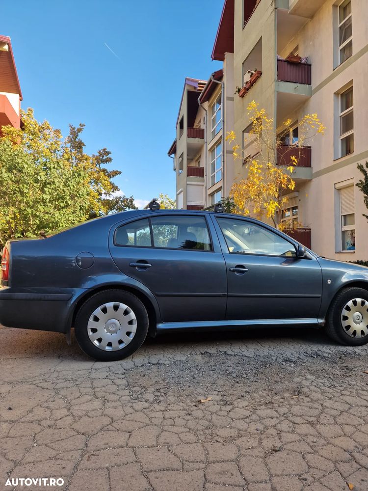 Skoda Octavia 1.6 Ambiente - 4