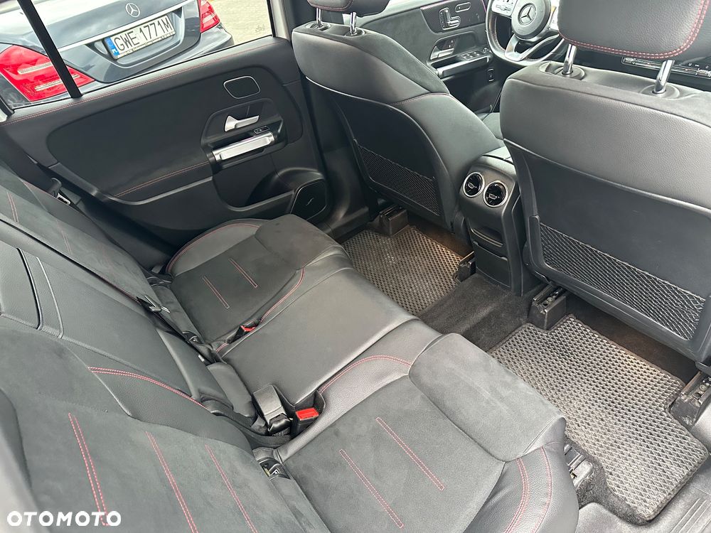 Mercedes-Benz GLB 250 4-Matic AMG Line 8G-DCT - 14