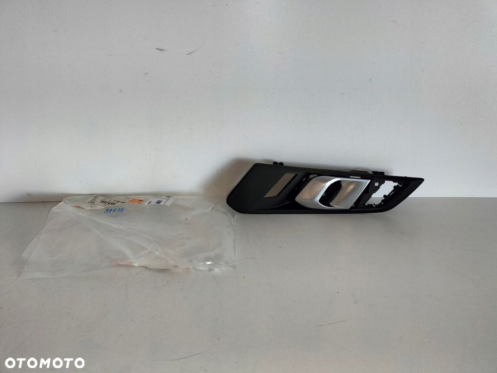 Klamka wewnętrzna lewa BMW X5 G05 18- X6 G06 19- X7 G07 19-