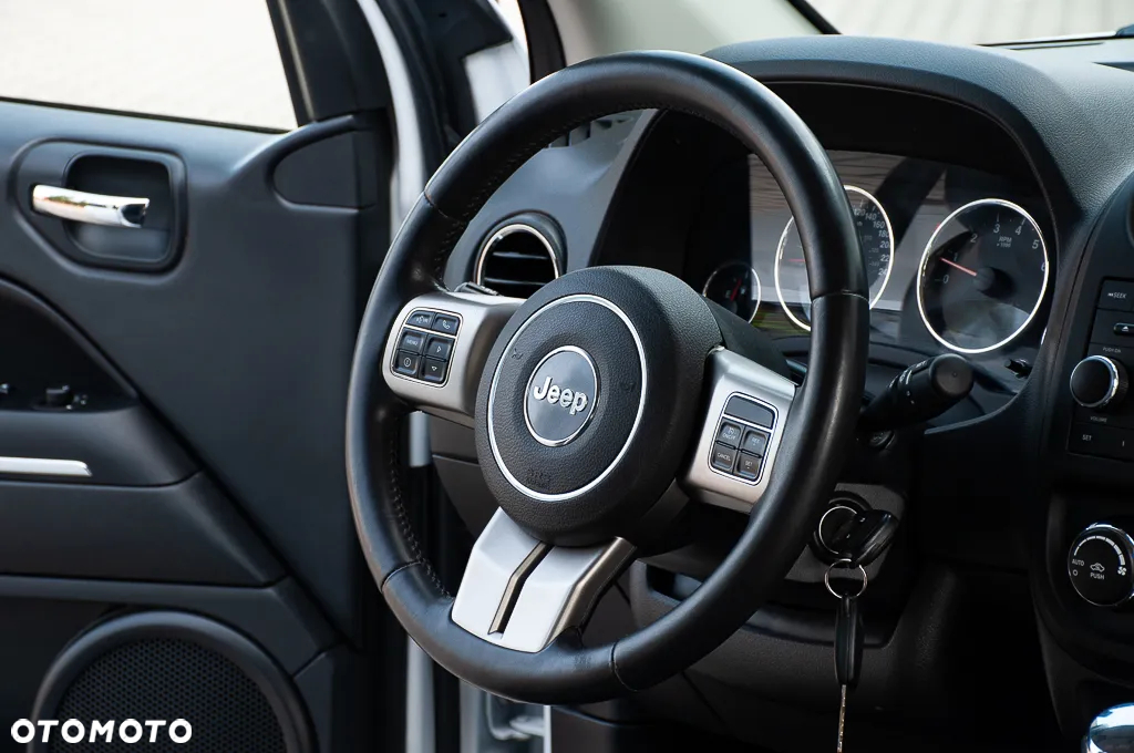 Jeep Compass 2.4I 4x4 Automatik Limited - 37