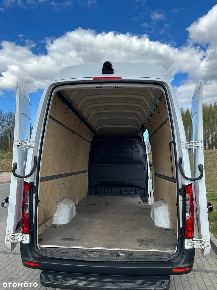 Mercedes-Benz Sprinter - 9