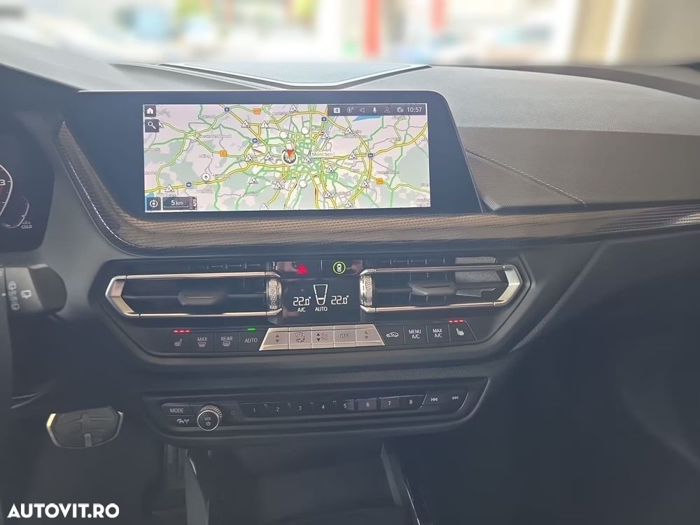 BMW M1 M135i xDrive - 8