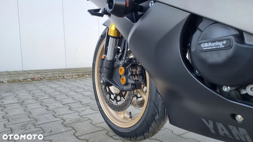 Yamaha R6 - 8