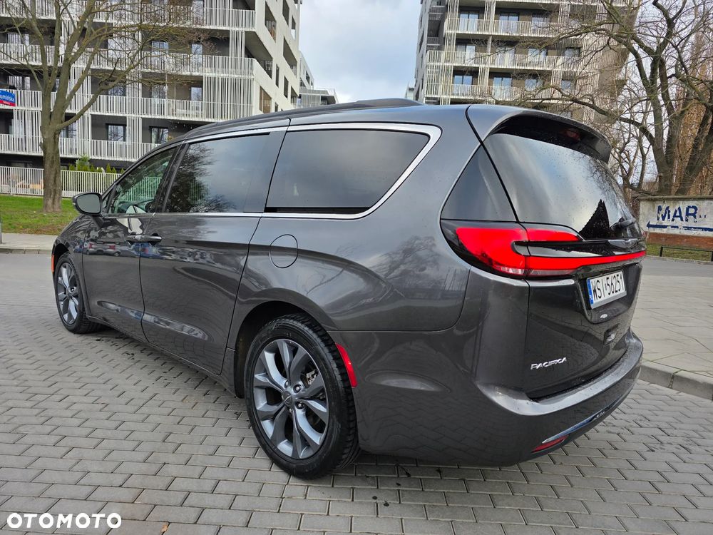 Chrysler Pacifica - 25