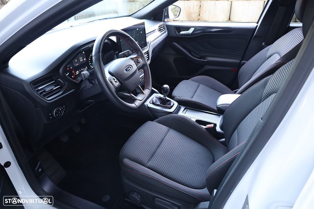 Ford Focus 1.0 EcoBoost MHEV ST-Line - 51
