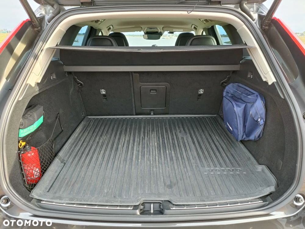 Volvo XC 60 T5 AWD Inscription - 12