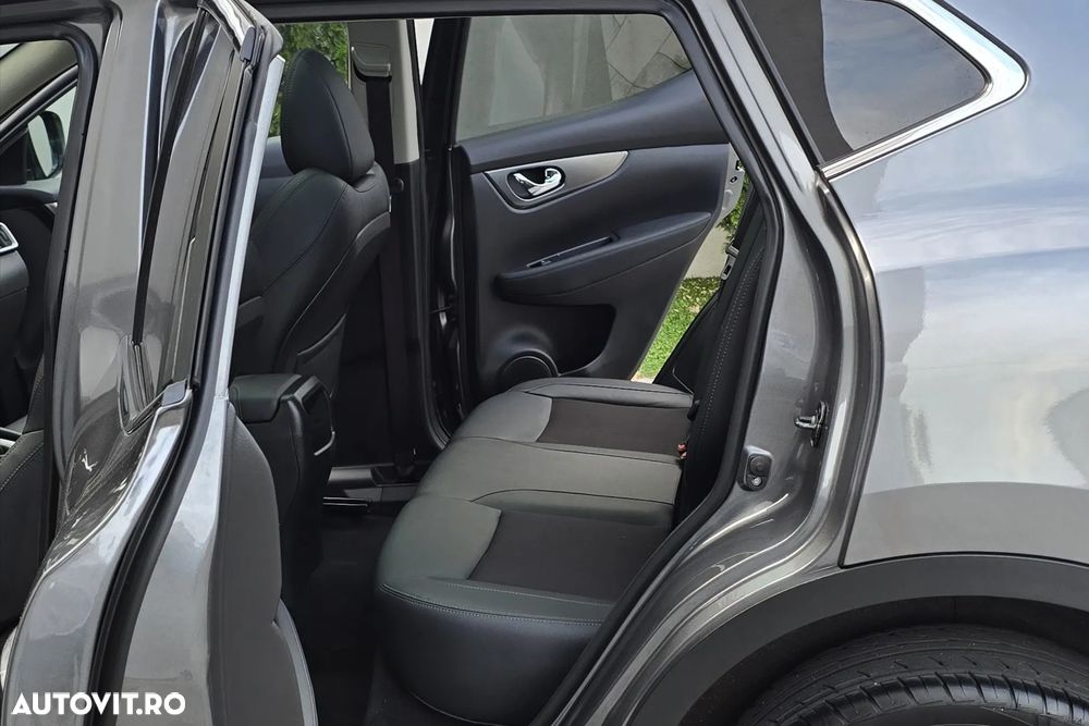 Nissan Qashqai 1.7 dCi Xtronic ALL-MODE 4x4i TEKNA - 10