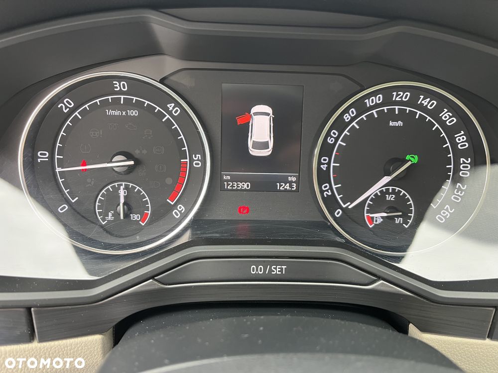Skoda Superb 2.0 TDI DSG Premium Edition - 18