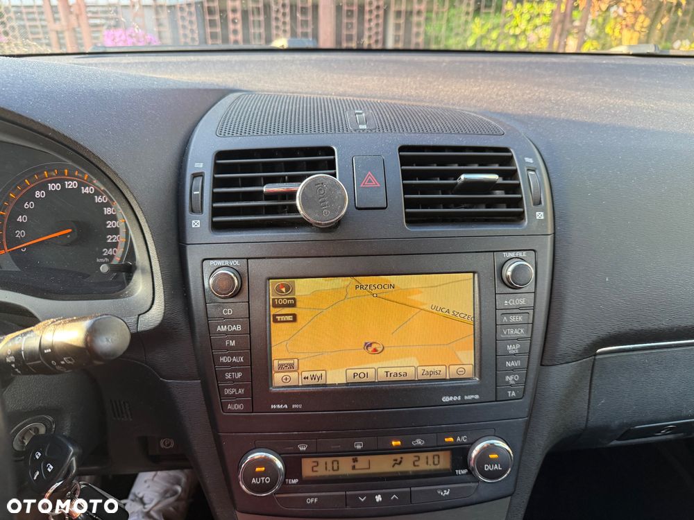 Toyota Avensis 1.8 Sol - 29