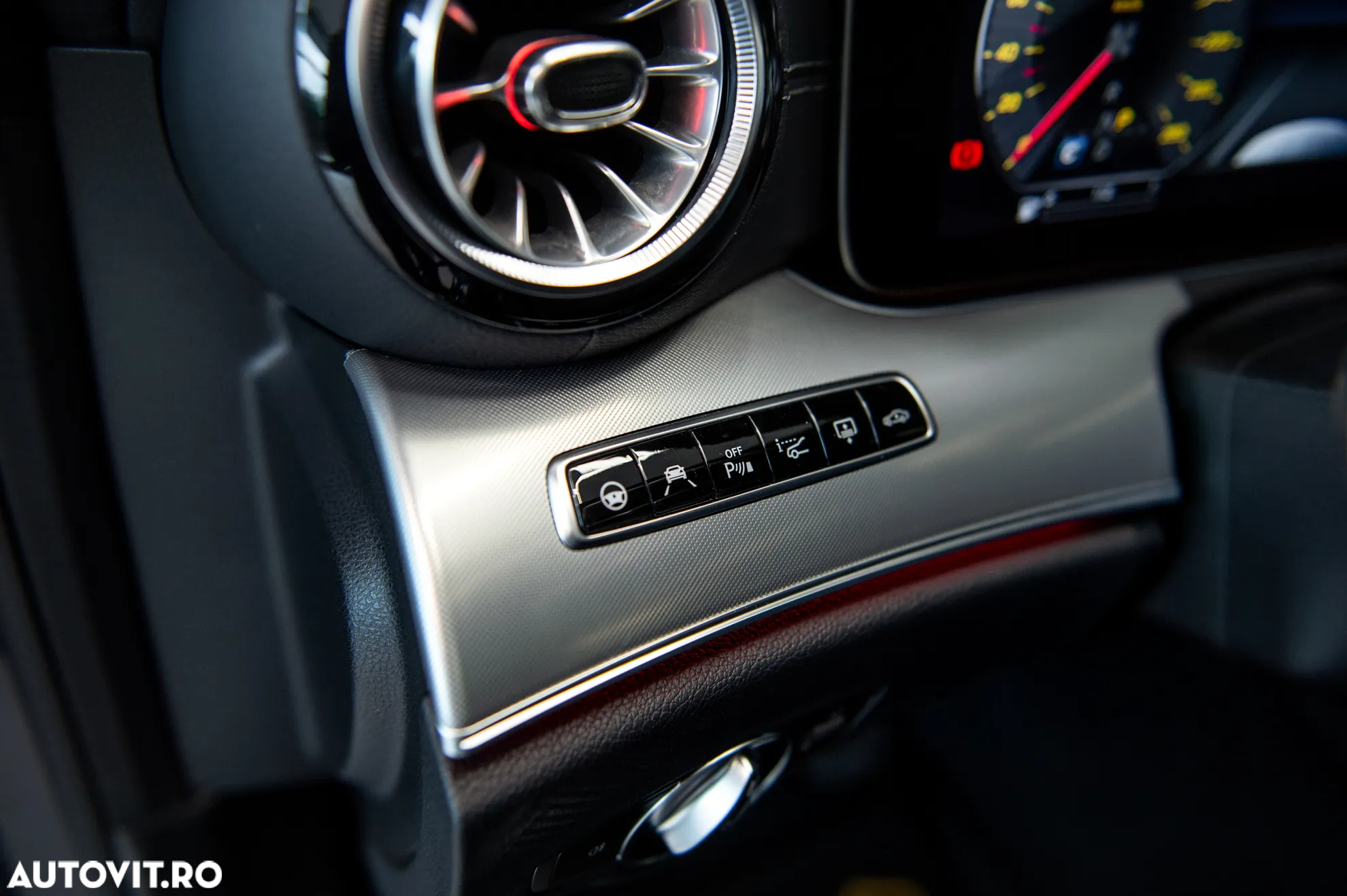 Mercedes-Benz E AMG 53 4Matic Coupe AMG Speedshift 9G-TRONIC - 25