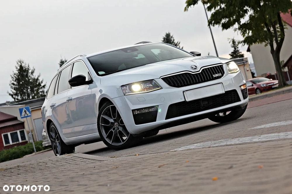 Skoda Octavia 2.0 TDI DSG RS - 10