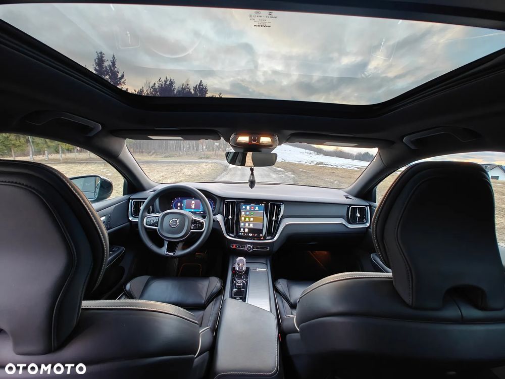 Volvo S60 B5 B AWD Plus Dark - 18