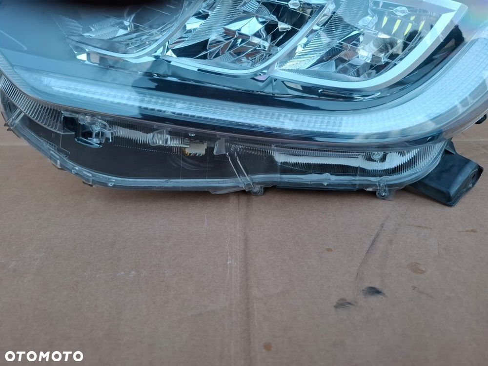 LAMPA PRZEDNIA TOYOTA YARIS IV FULL LED ORYGINAŁ - 3