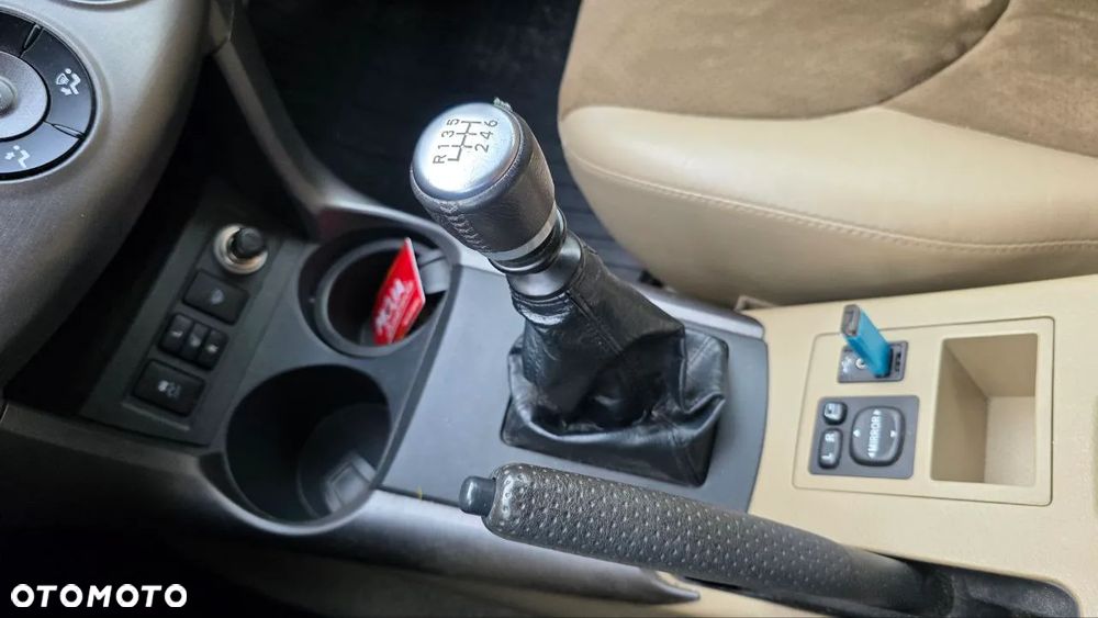 Toyota RAV4 2.2 D-4D Premium - 10